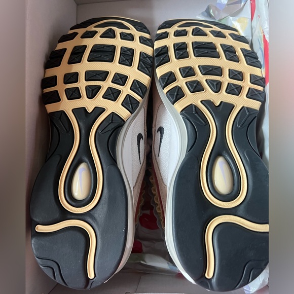 Nike Air Max Be True 2023 Pride Sneakers BNWT 5.5/7 - Picture 5 of 8